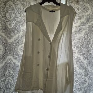 Elegant White Sleeveless Vest